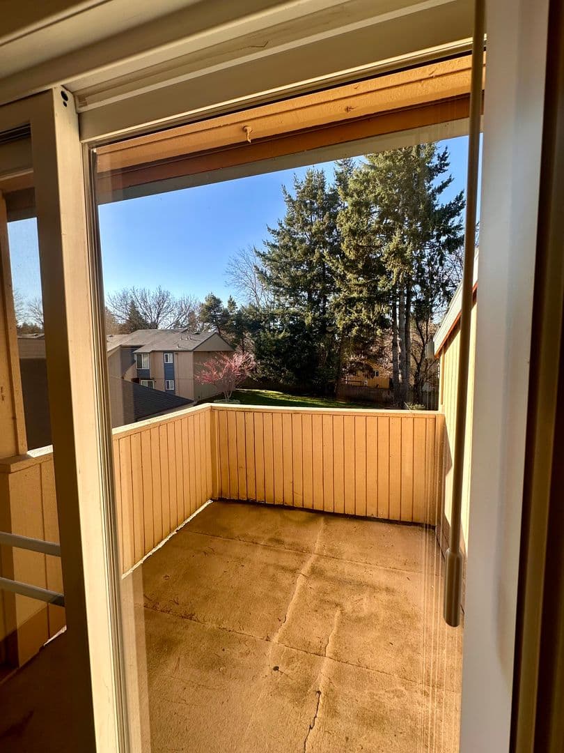 Tualatin Apartment: 6685 SW Sagert St.