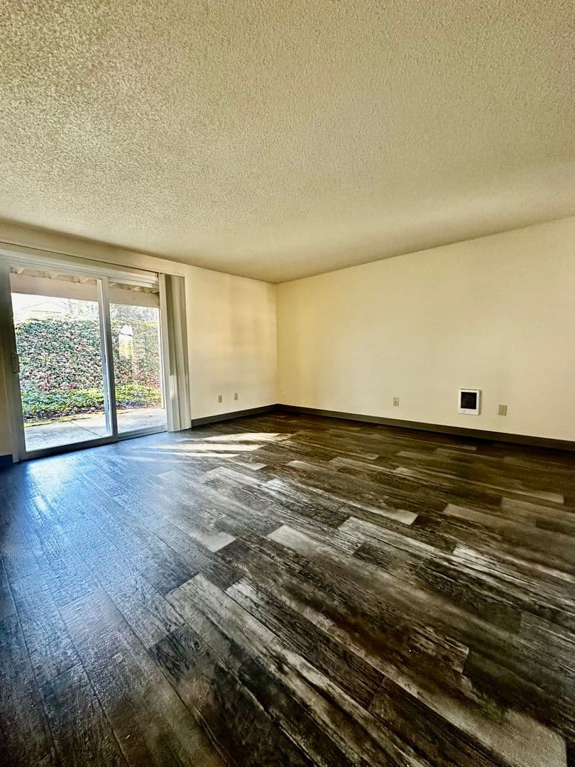 Tualatin Apartment: 6685 SW Sagert St.