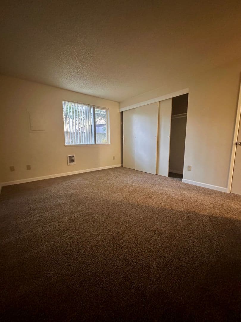 Tualatin Apartment: 6685 SW Sagert St.