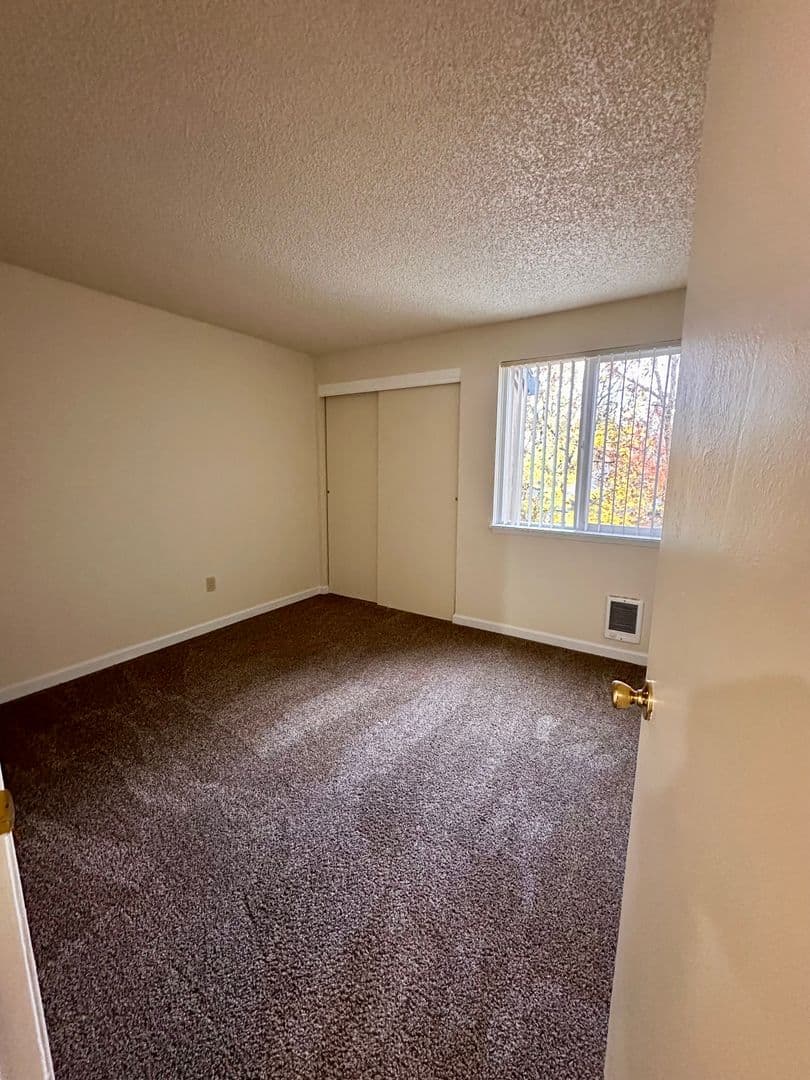 Tualatin Apartment: 6685 SW Sagert St.