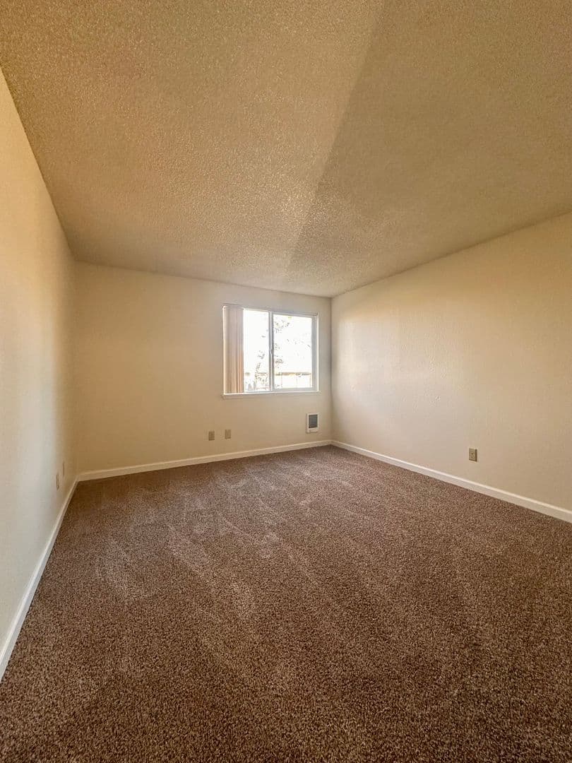 Tualatin Apartment: 6685 SW Sagert St.