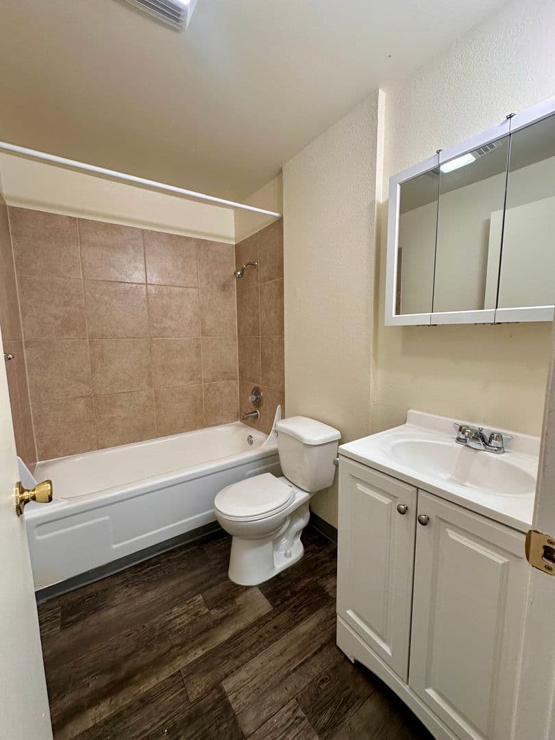 Tualatin Apartment: 6685 SW Sagert St.