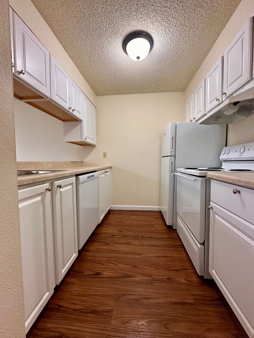 Tualatin Apartment: 6685 SW Sagert St.