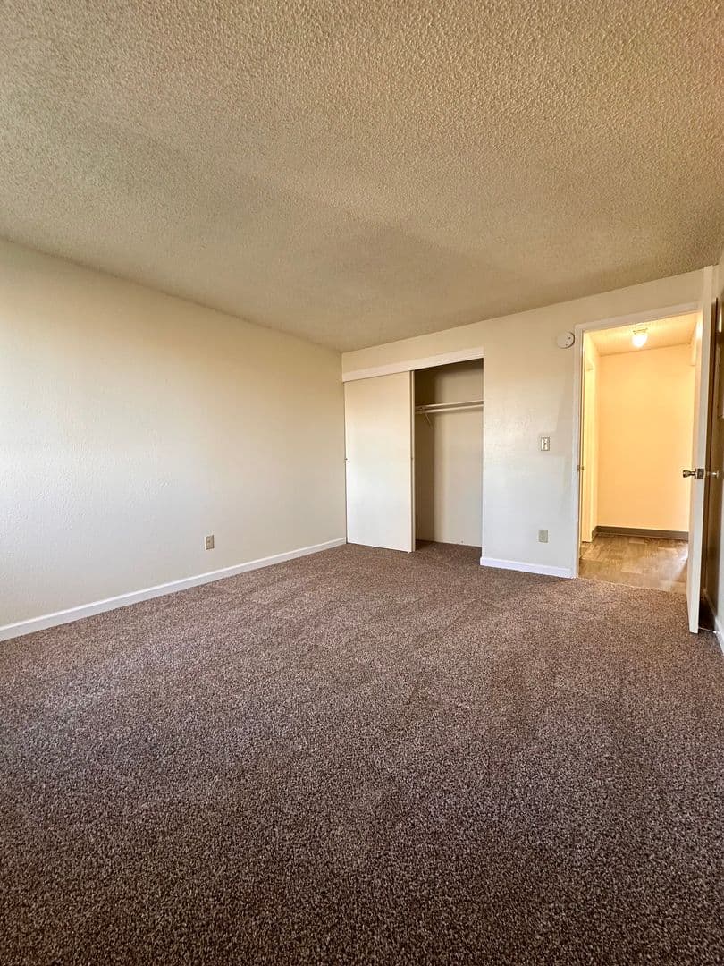 Tualatin Apartment: 6685 SW Sagert St.