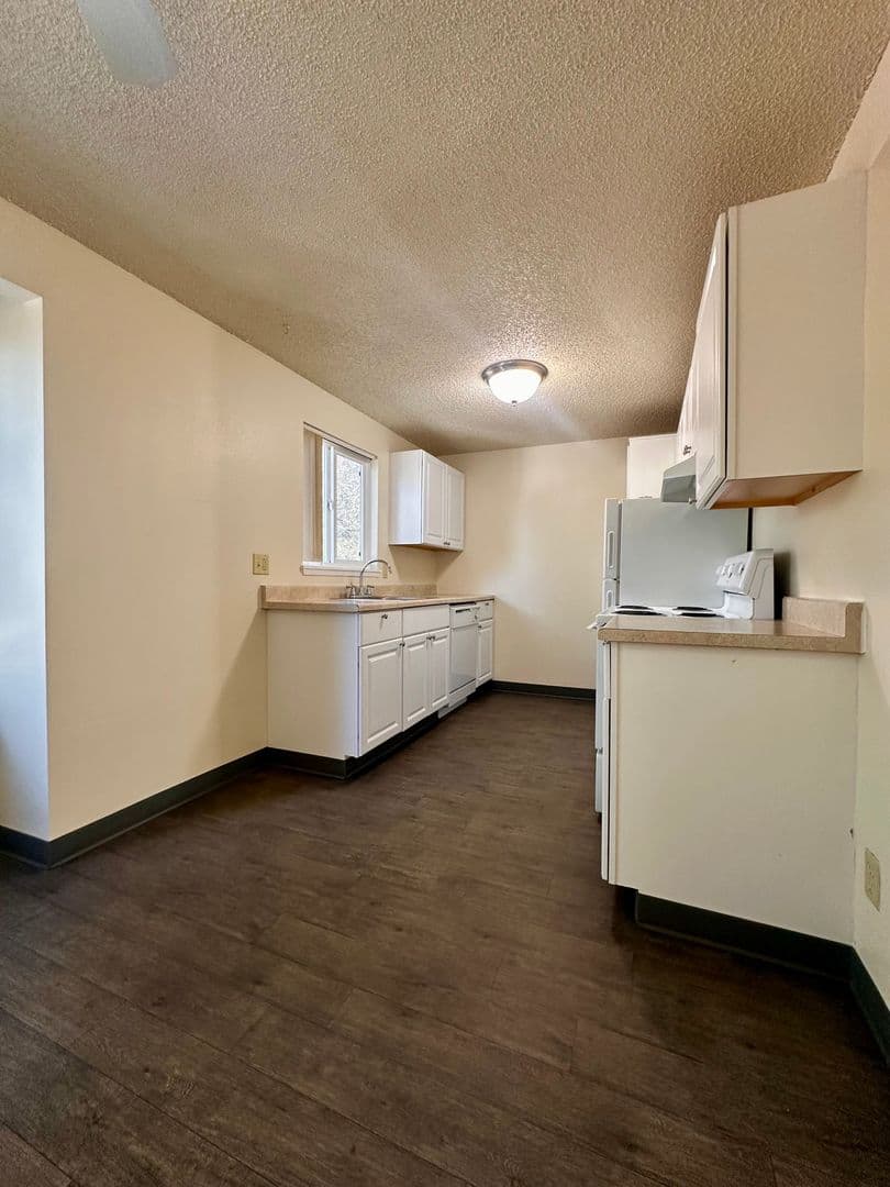 Tualatin Apartment: 6685 SW Sagert St.