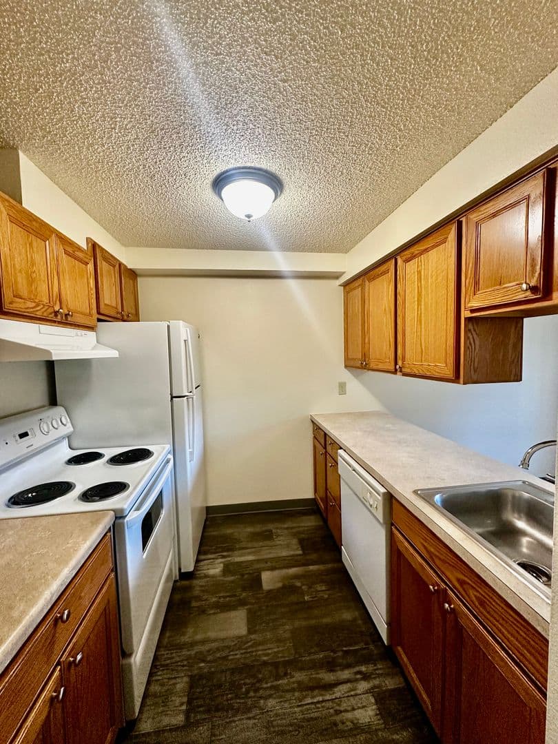 Tualatin Apartment: 6685 SW Sagert St.