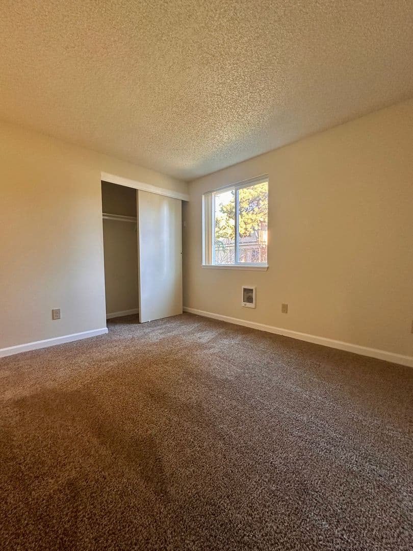 Tualatin Apartment: 6685 SW Sagert St.
