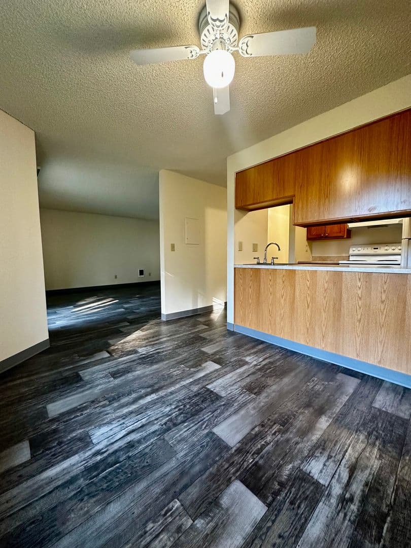 Tualatin Apartment: 6685 SW Sagert St.