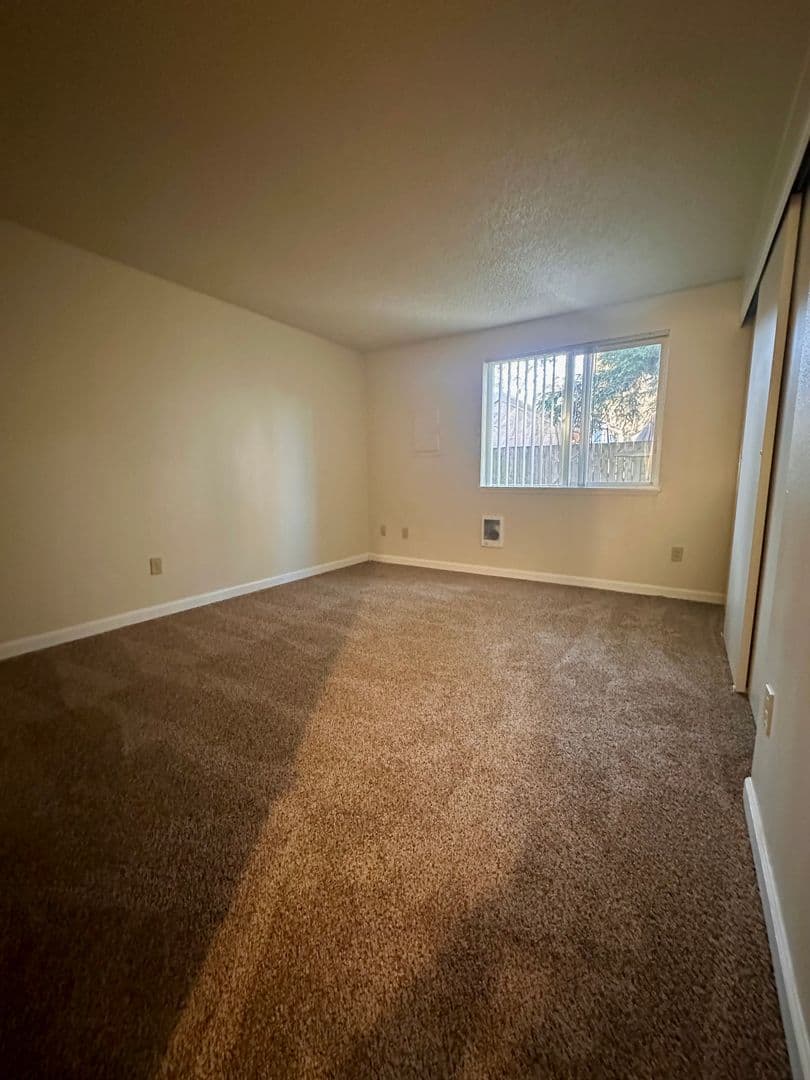 Tualatin Apartment: 6685 SW Sagert St.