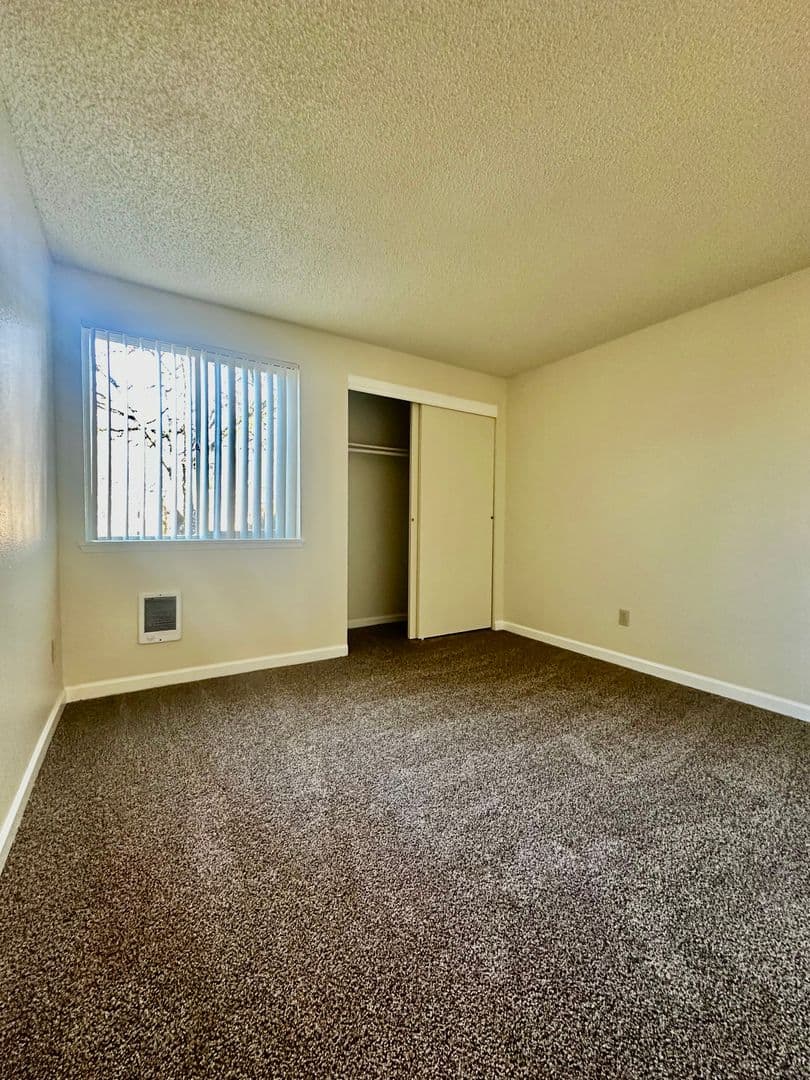 Tualatin Apartment: 6685 SW Sagert St.