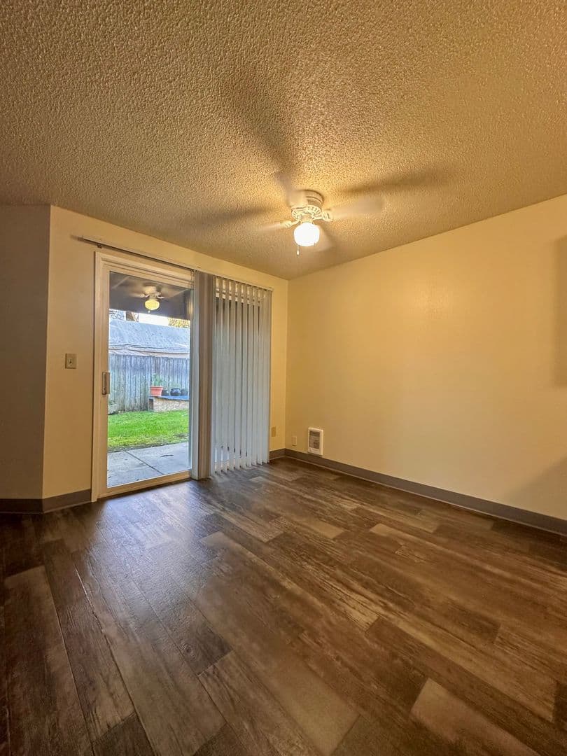 Tualatin Apartment: 6685 SW Sagert St.