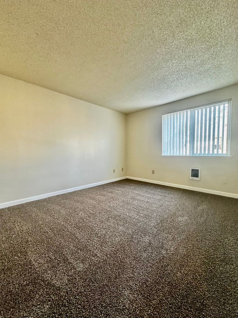 Tualatin Apartment: 6685 SW Sagert St.