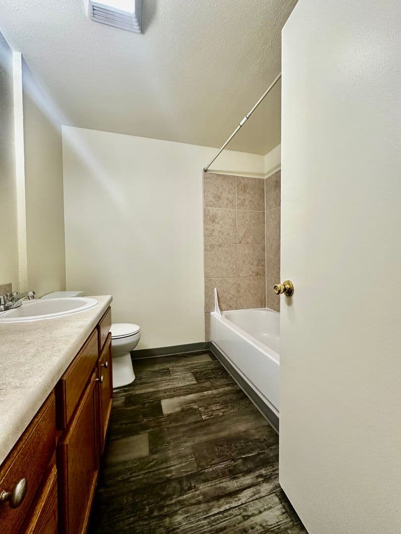 Tualatin Apartment: 6685 SW Sagert St.