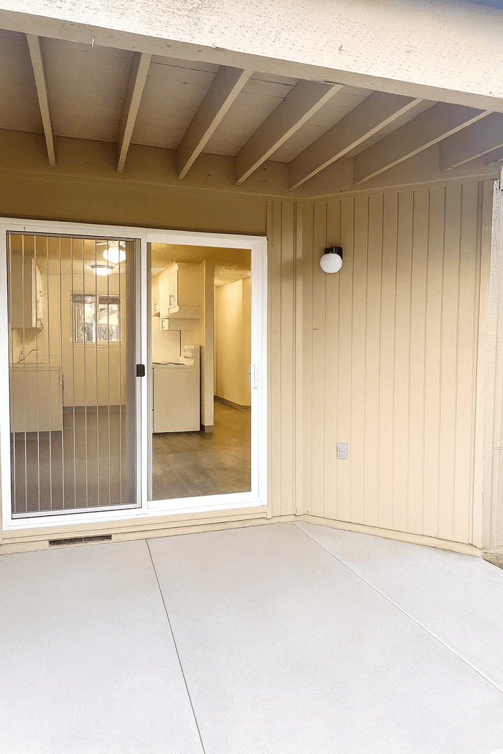 Tualatin Apartment: 6685 SW Sagert St.