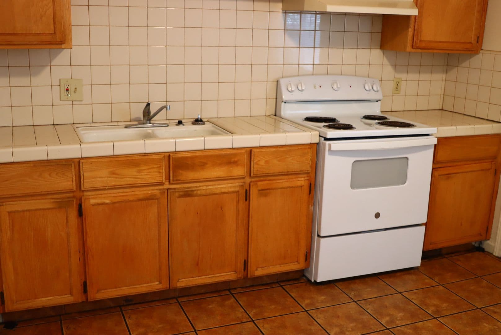 Merced Apartment: 308 W 20th St