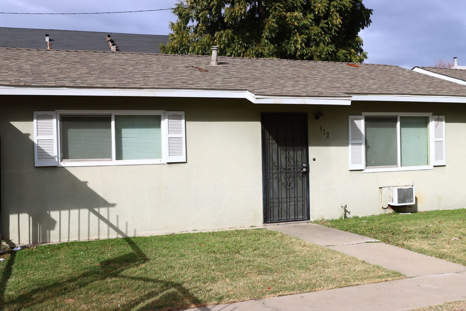 Merced Apartment: 308 W 20th St