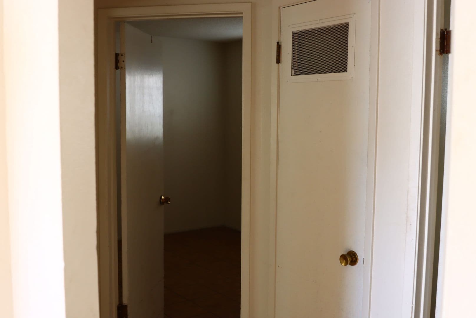 Merced Apartment: 308 W 20th St