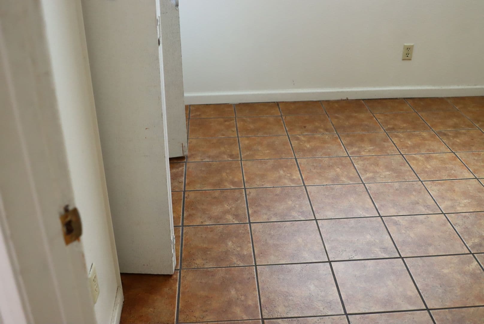 Merced Apartment: 308 W 20th St