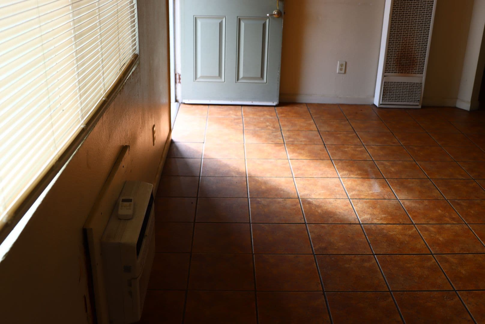 Merced Apartment: 308 W 20th St