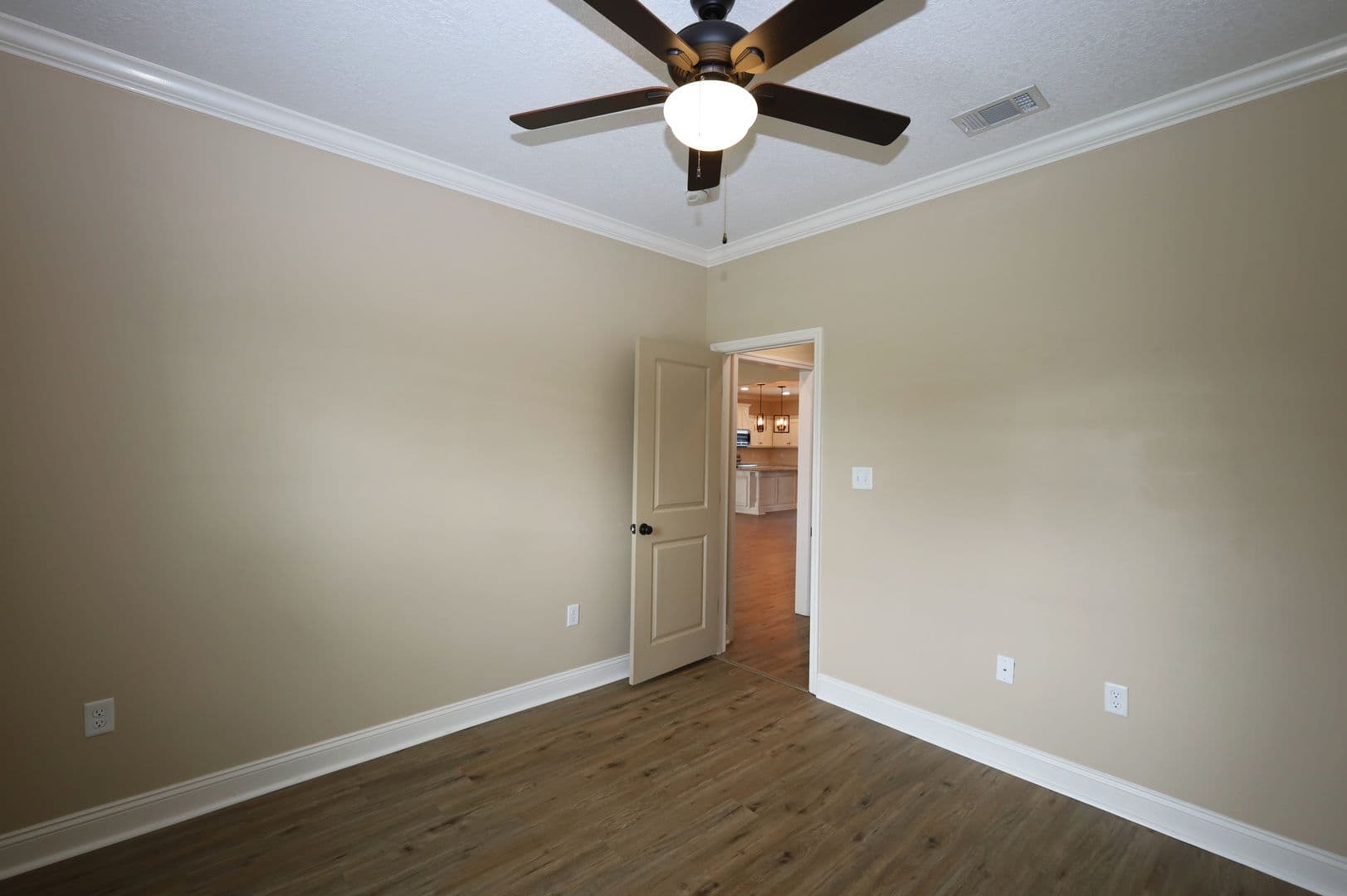 Valdosta House: 3905 Crusader Court