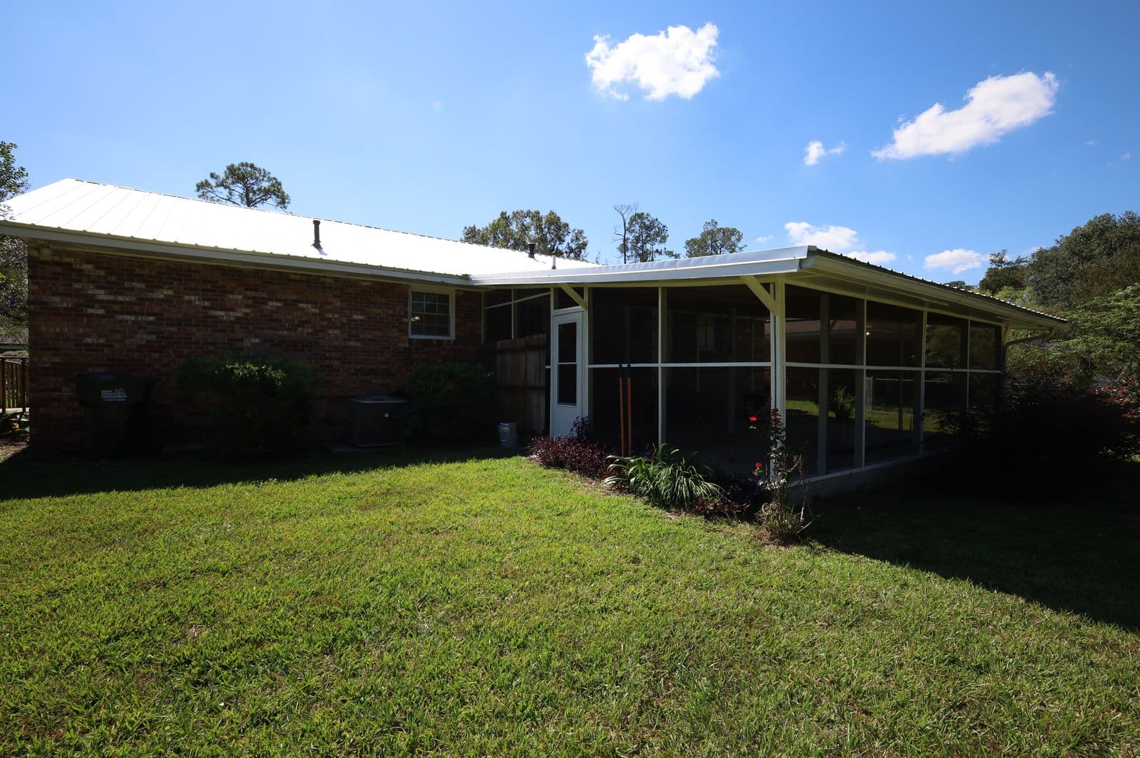 Hahira House: 307 E Stanfill Street