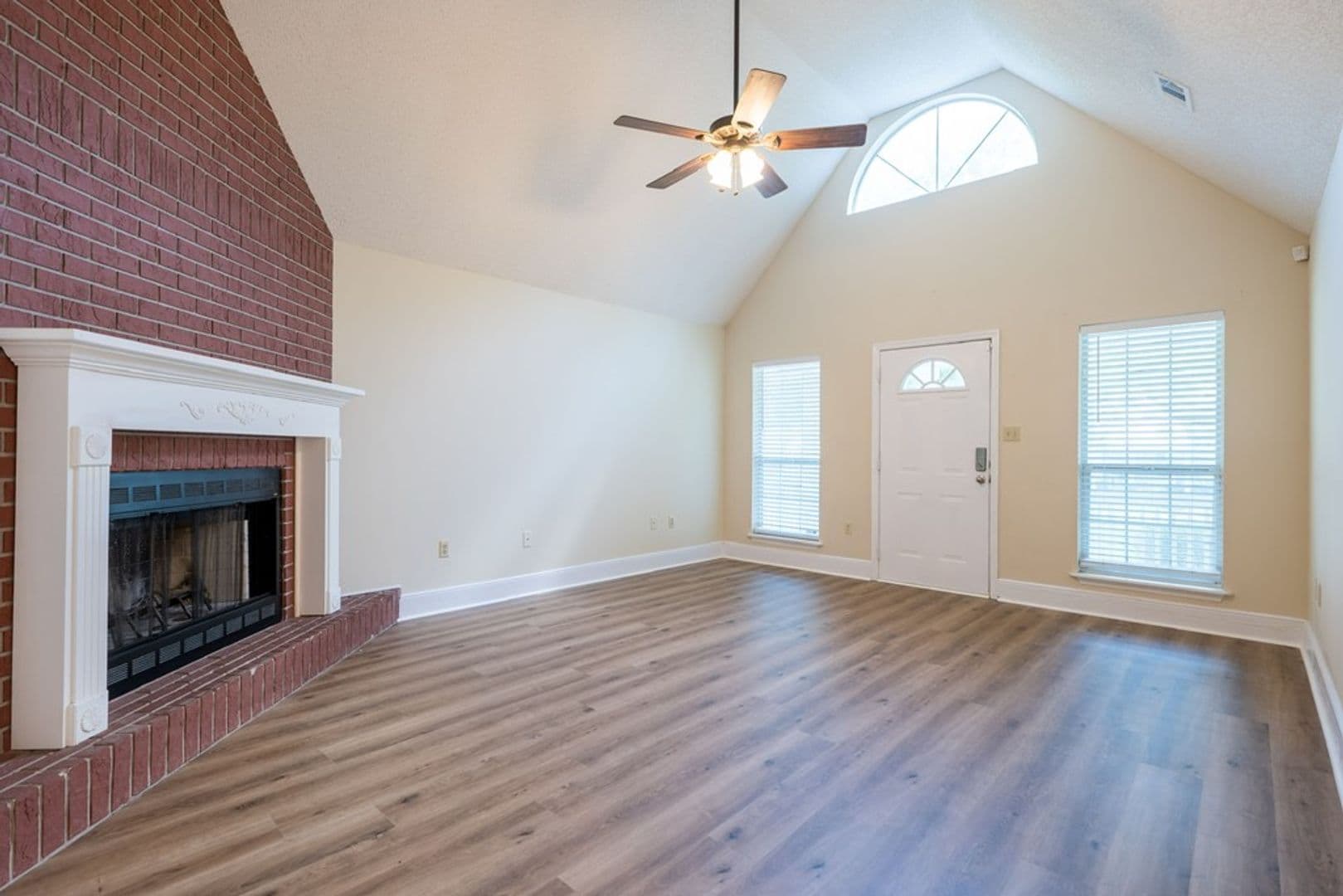 Ray City House: 156 Beaver St