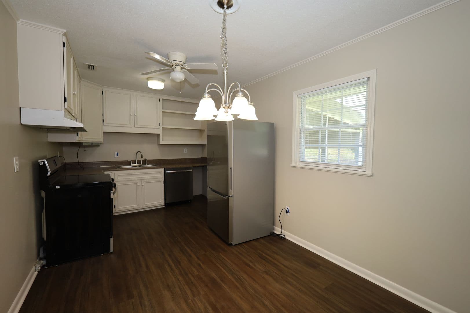 Hahira House: 307 E Stanfill Street