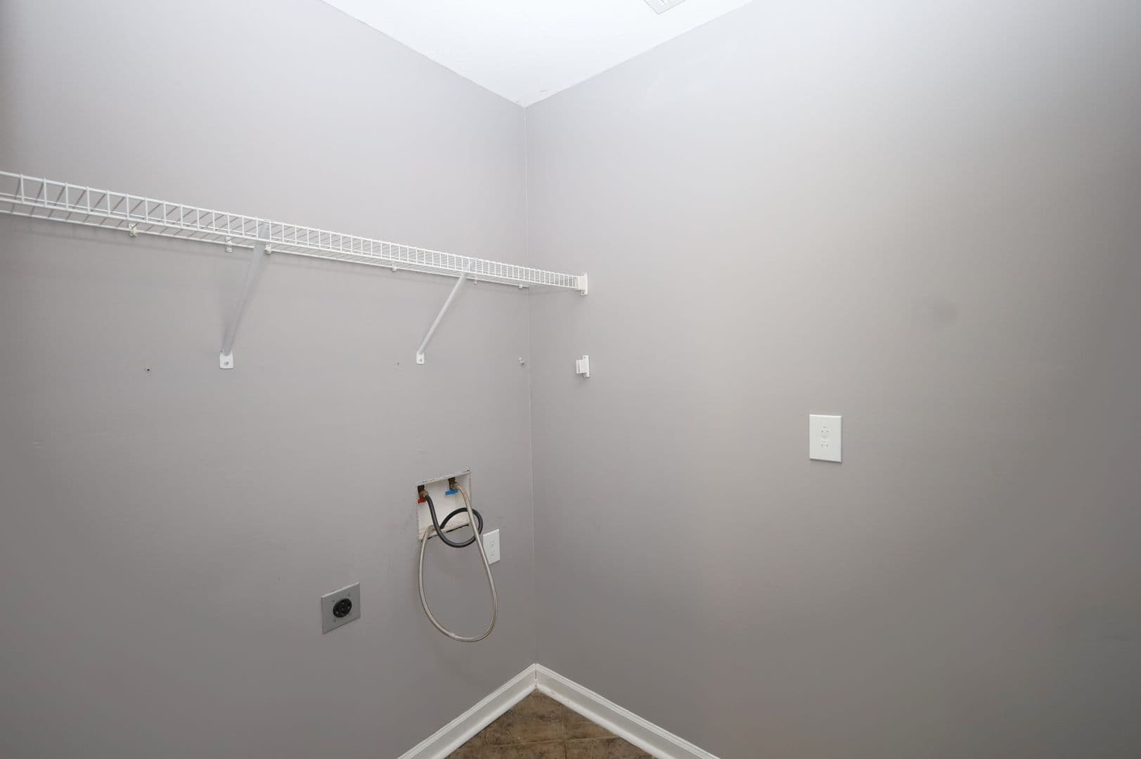 Valdosta House: 1445 San Bernardino Way (HVP)