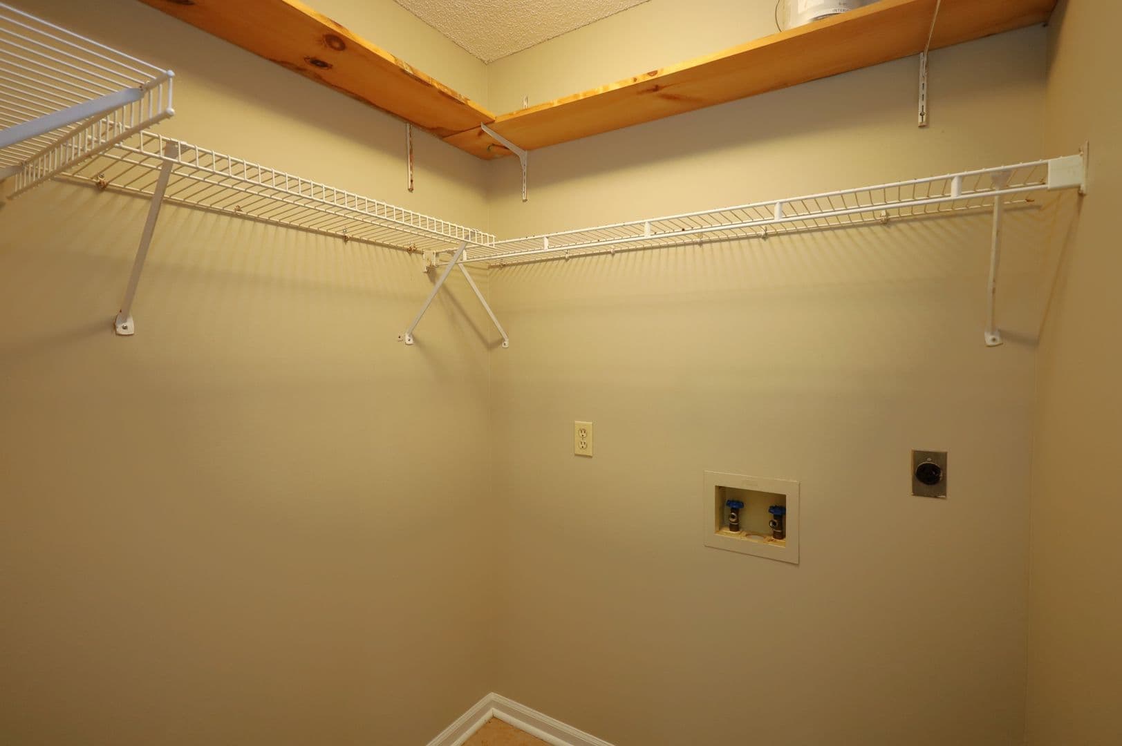 Valdosta House: 4116 Hamilton Circle