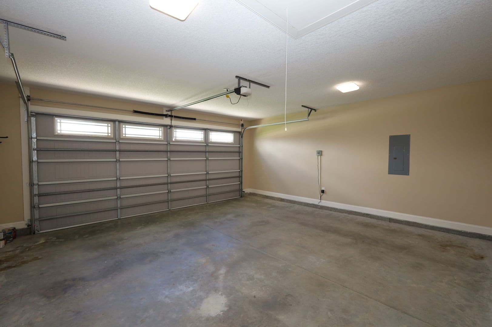 Valdosta House: 3905 Crusader Court