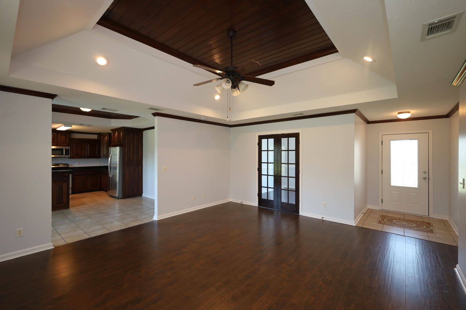 Lakeland House: 124 Mill Pond Pl