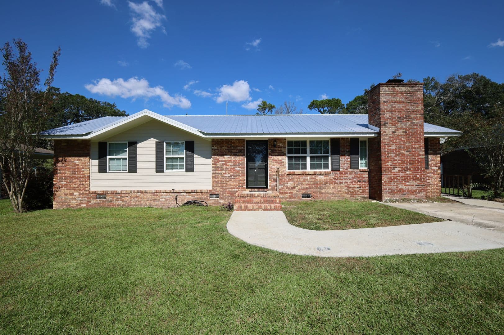 Hahira House: 307 E Stanfill Street