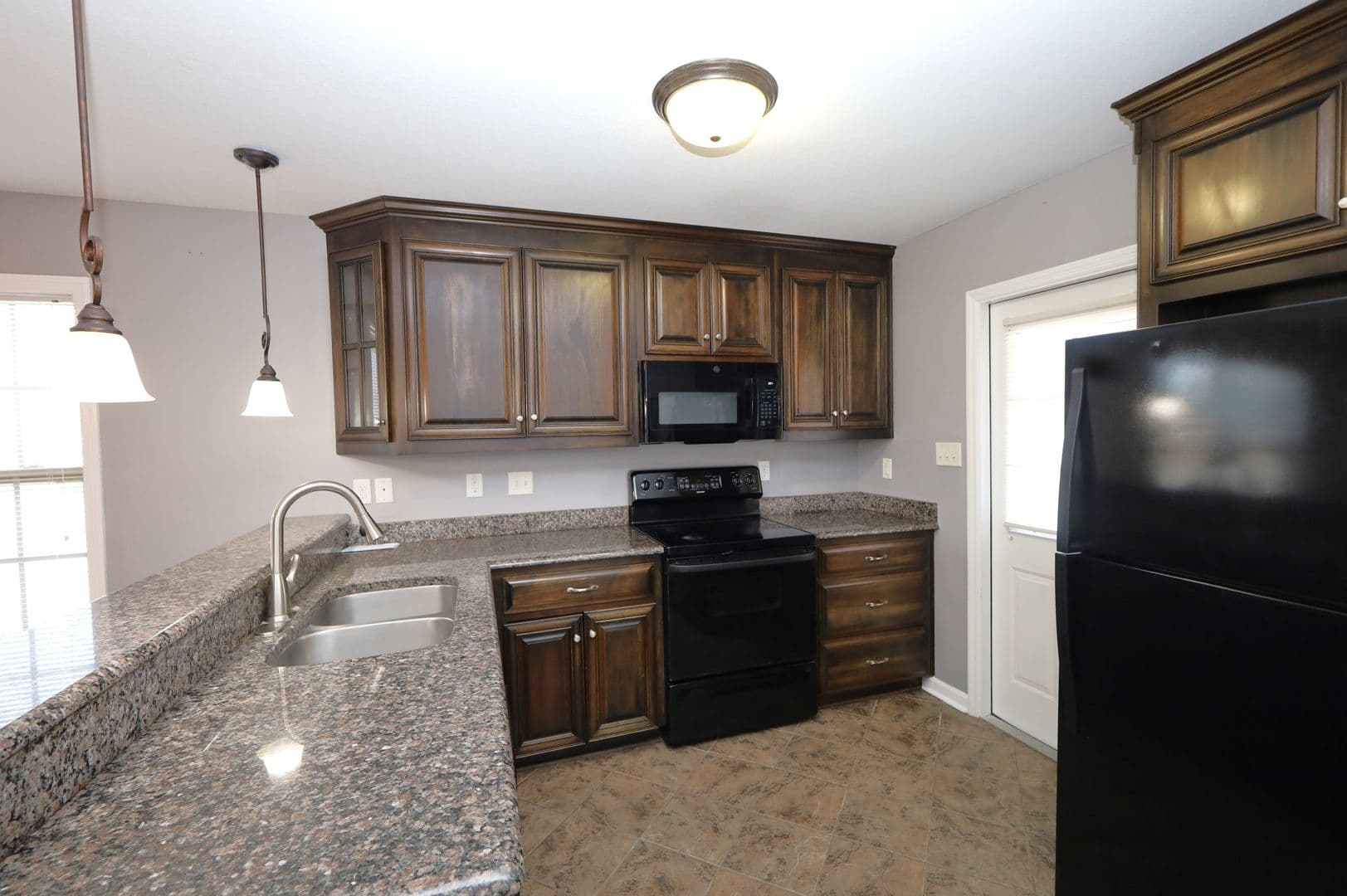 Valdosta House: 1445 San Bernardino Way (HVP)
