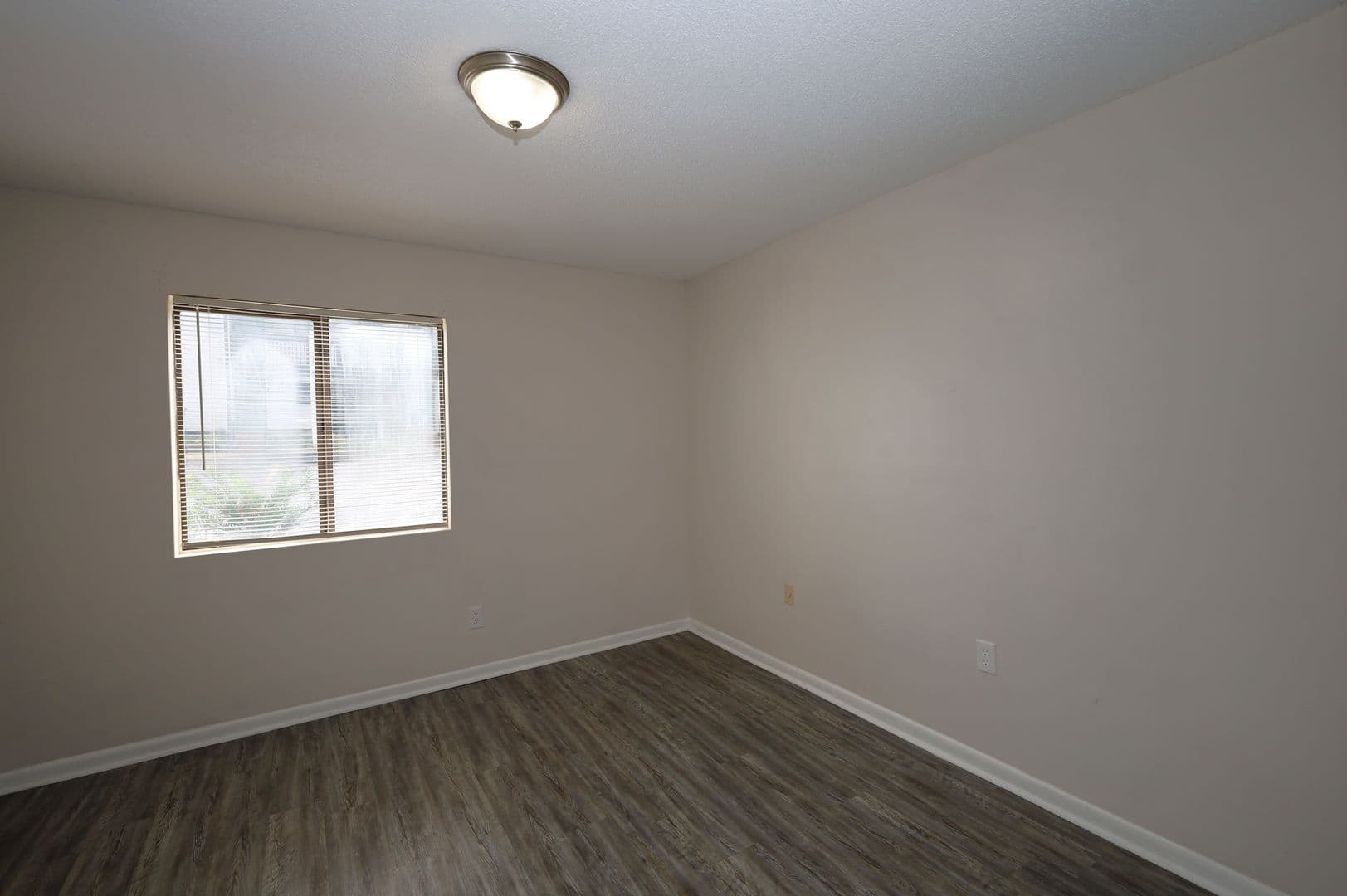 Valdosta Apartment: 407 Pendleton Place