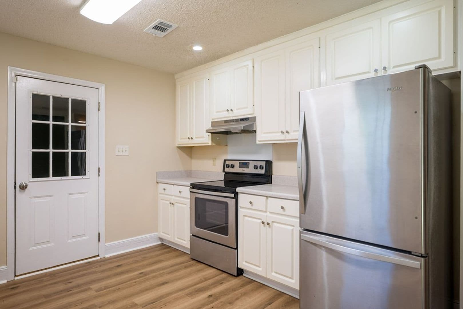 Ray City House: 156 Beaver St