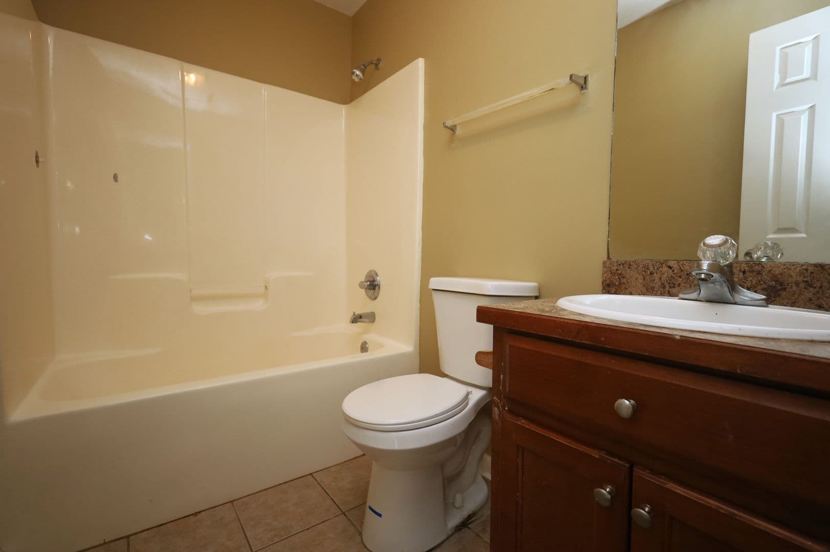 Valdosta Apartment: 1728 Eli PL