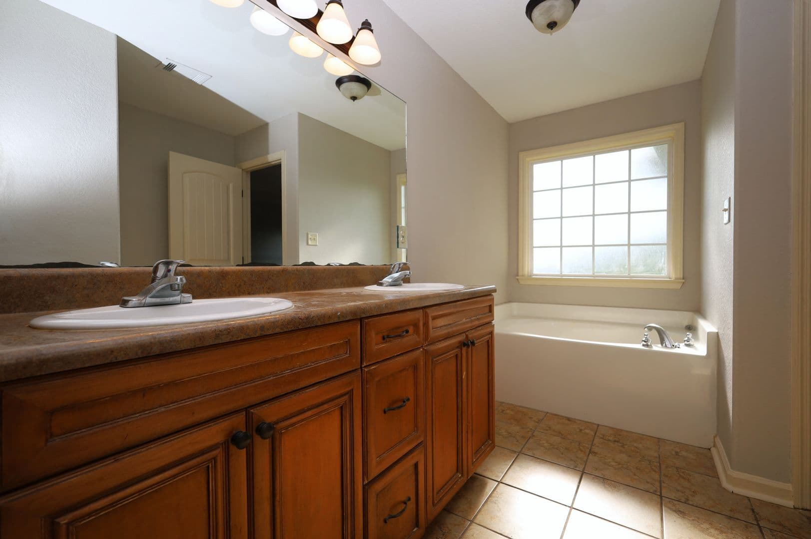 Valdosta House: 3990 Rock Hollow
