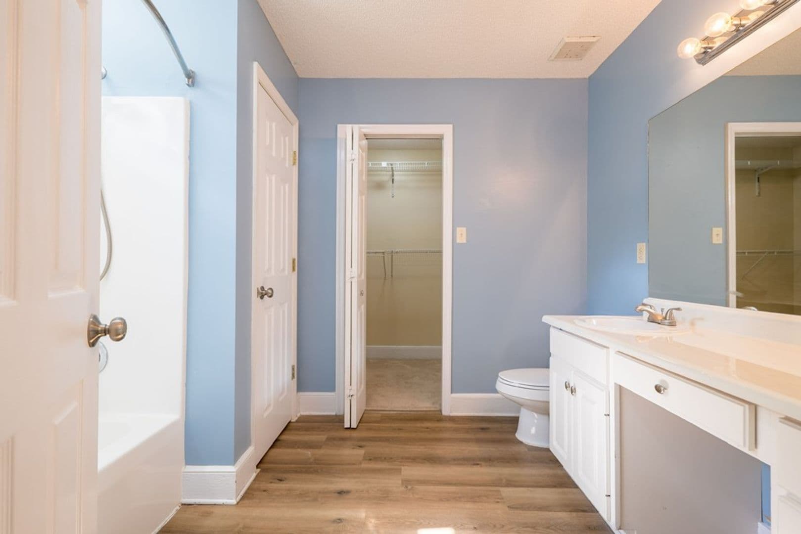 Ray City House: 156 Beaver St