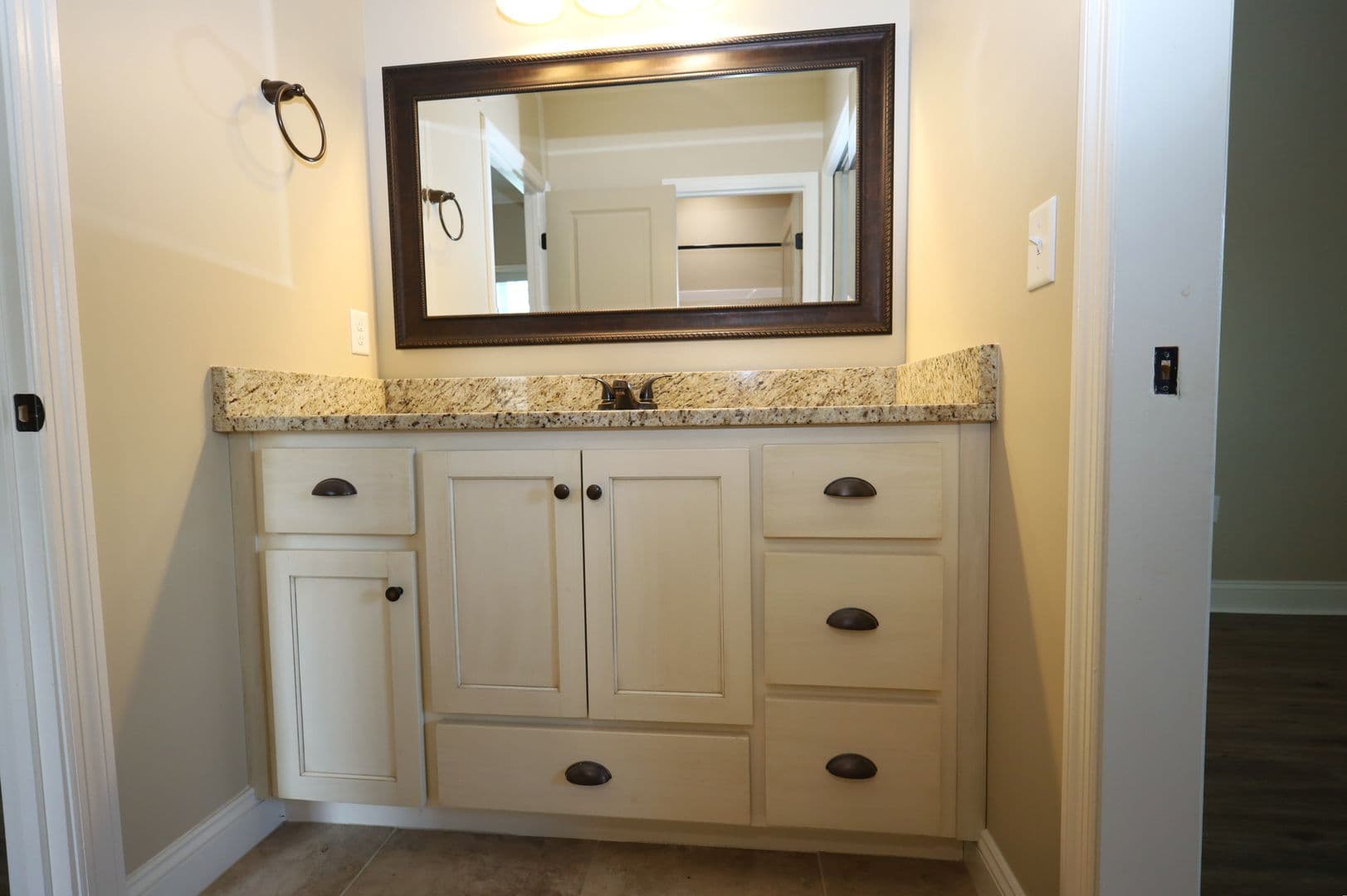 Valdosta House: 3905 Crusader Court