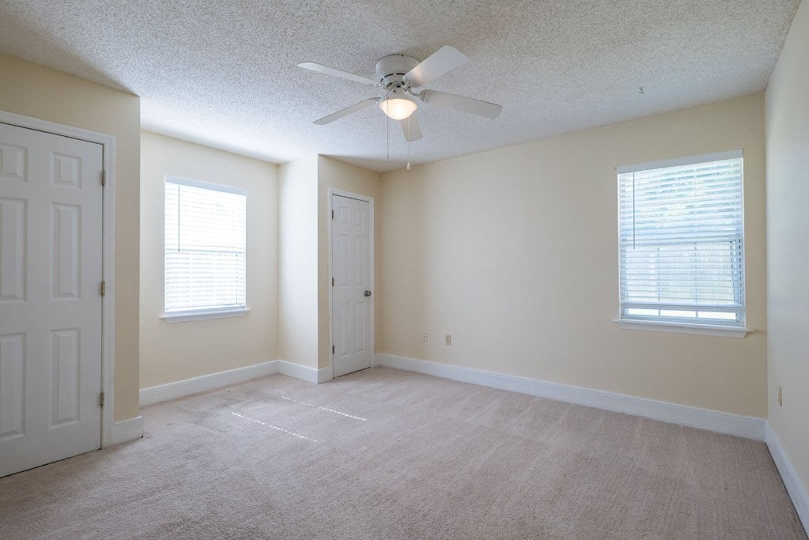 Ray City House: 156 Beaver St