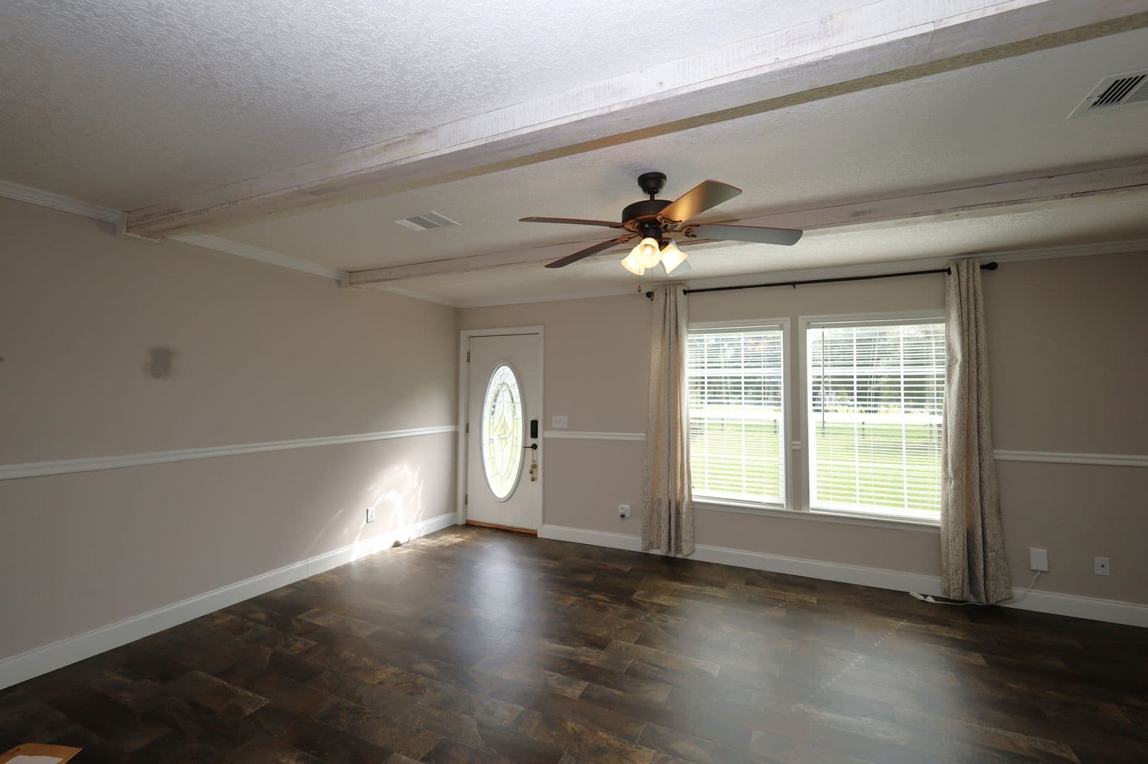 Naylor House: 596 S Hwy 135