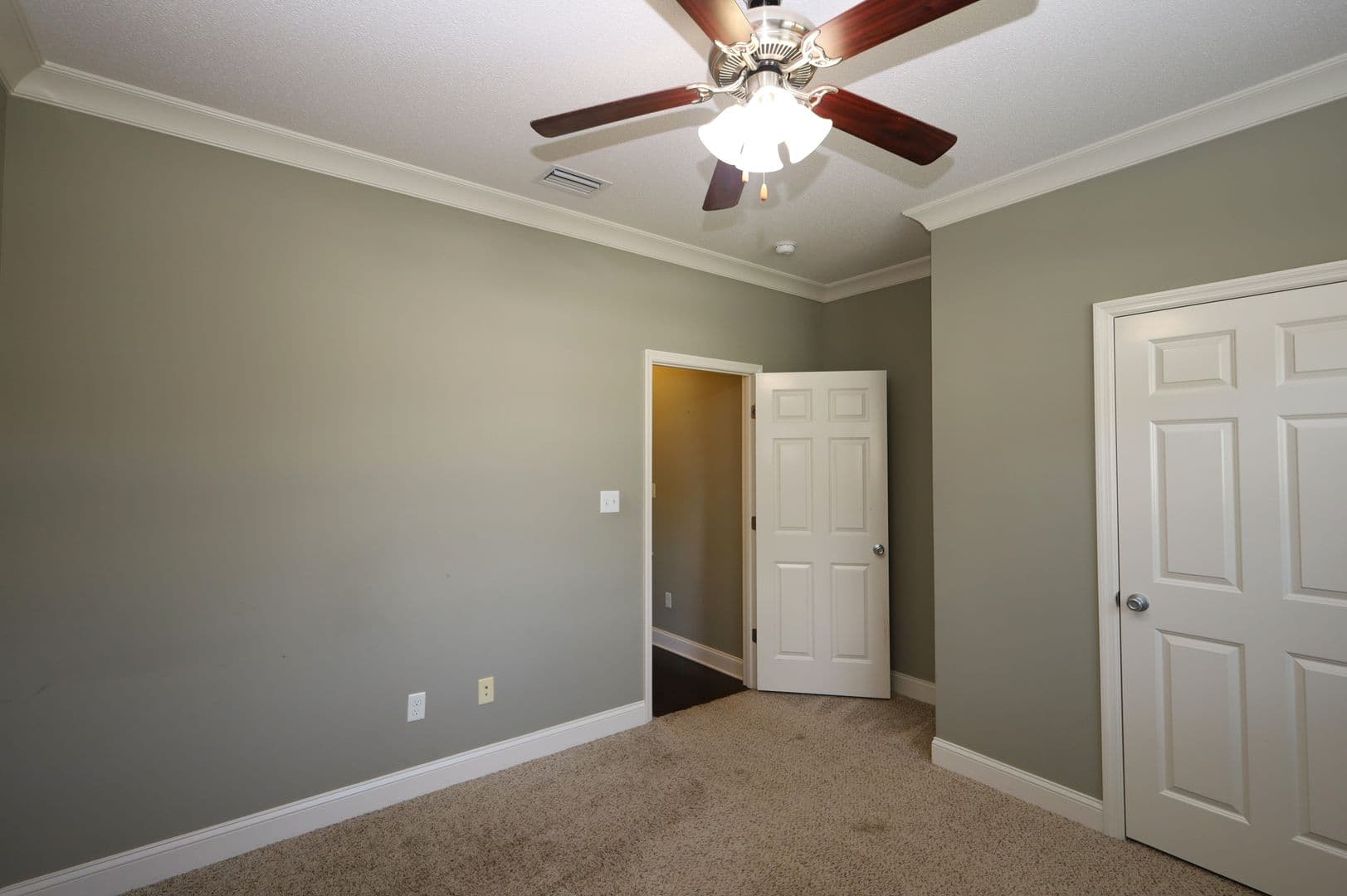 Hahira House: 4634 Amelia Circle