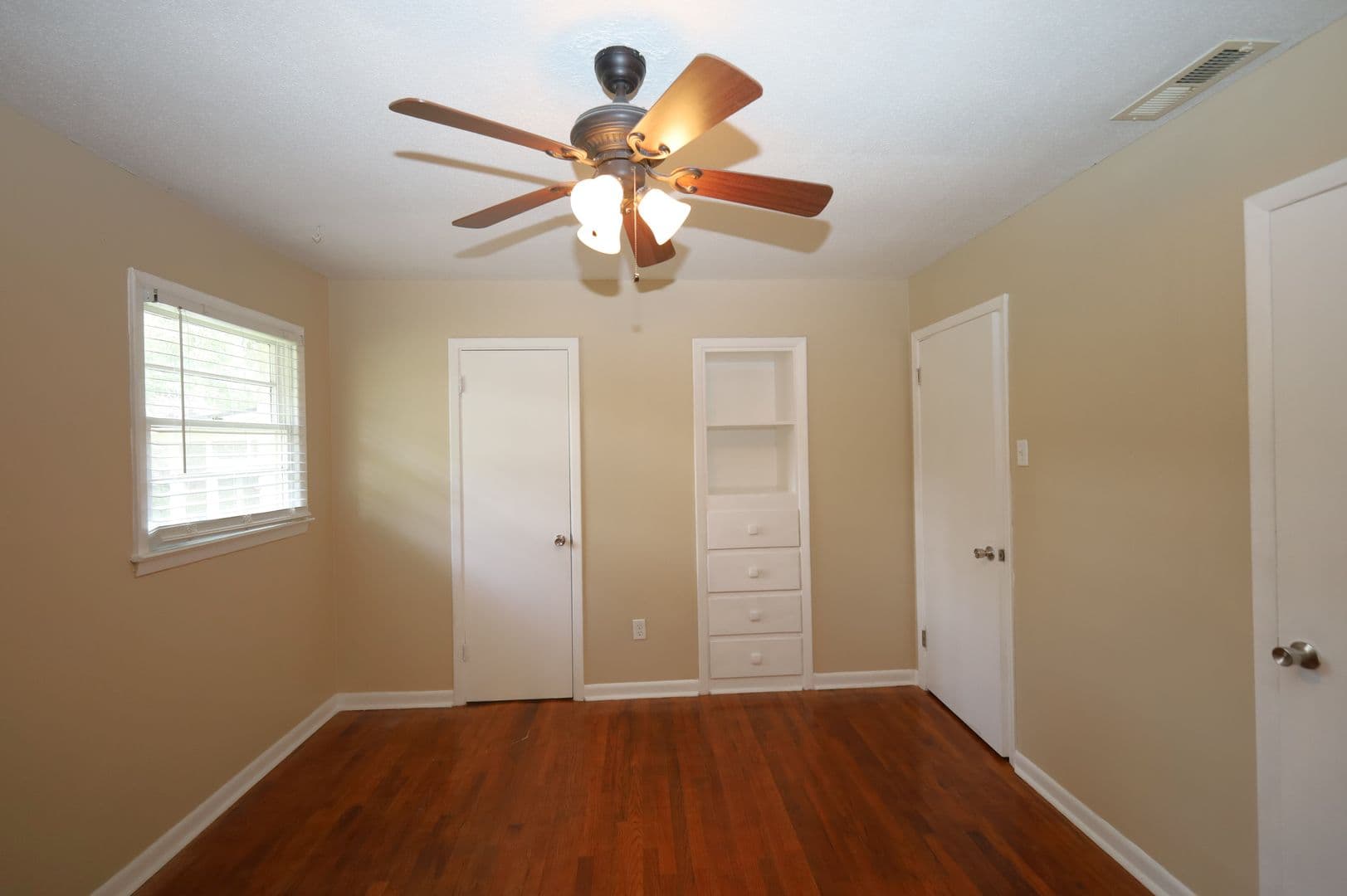 Hahira House: 609 East Stanfill Street***