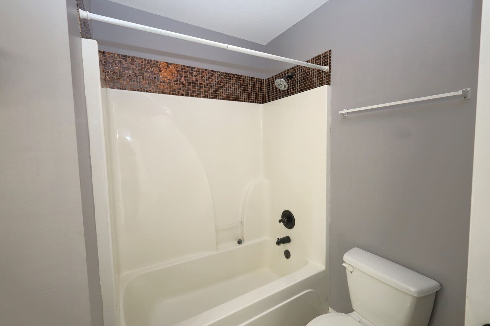Valdosta House: 1445 San Bernardino Way (HVP)