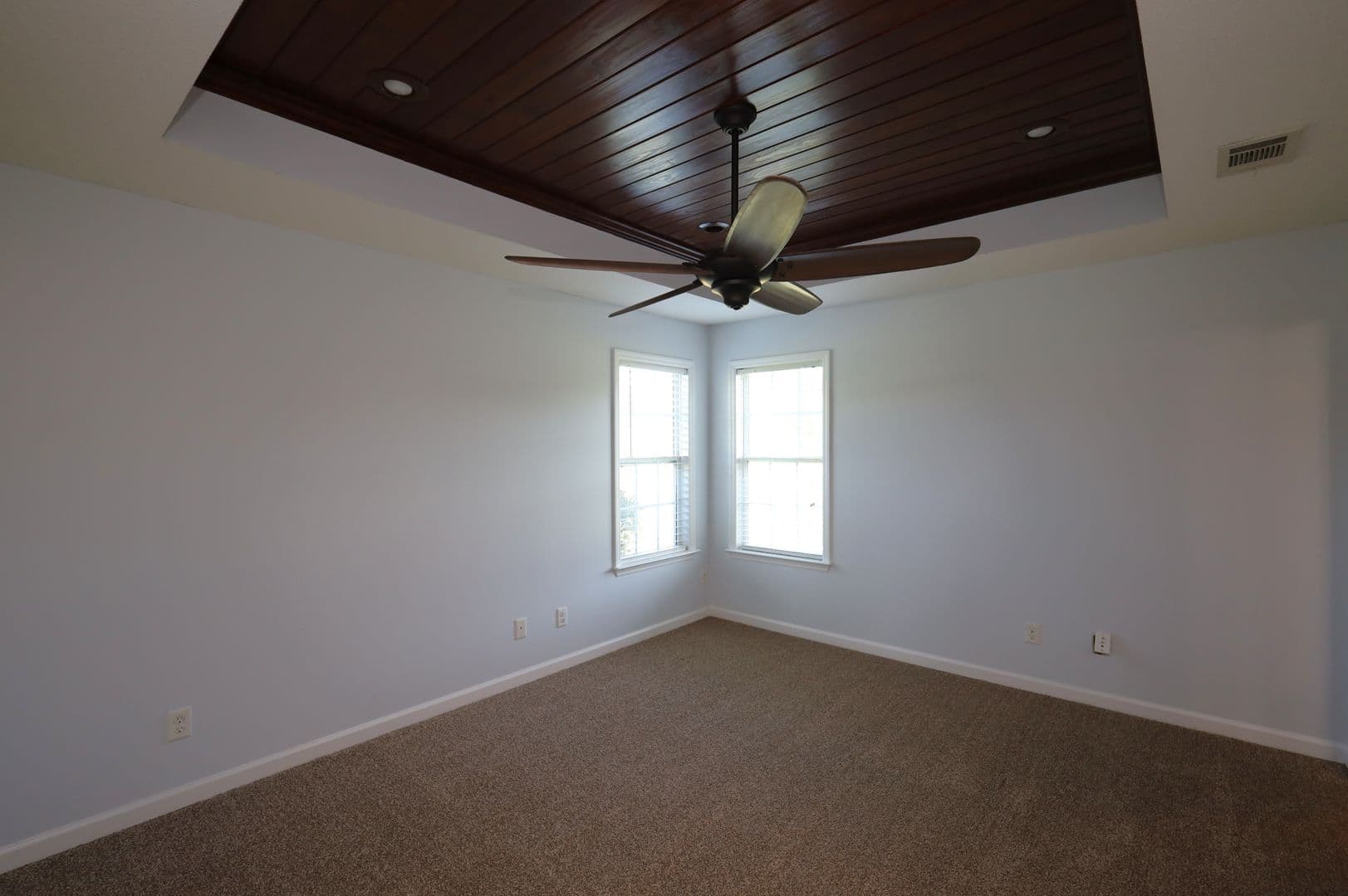Lakeland House: 124 Mill Pond Pl