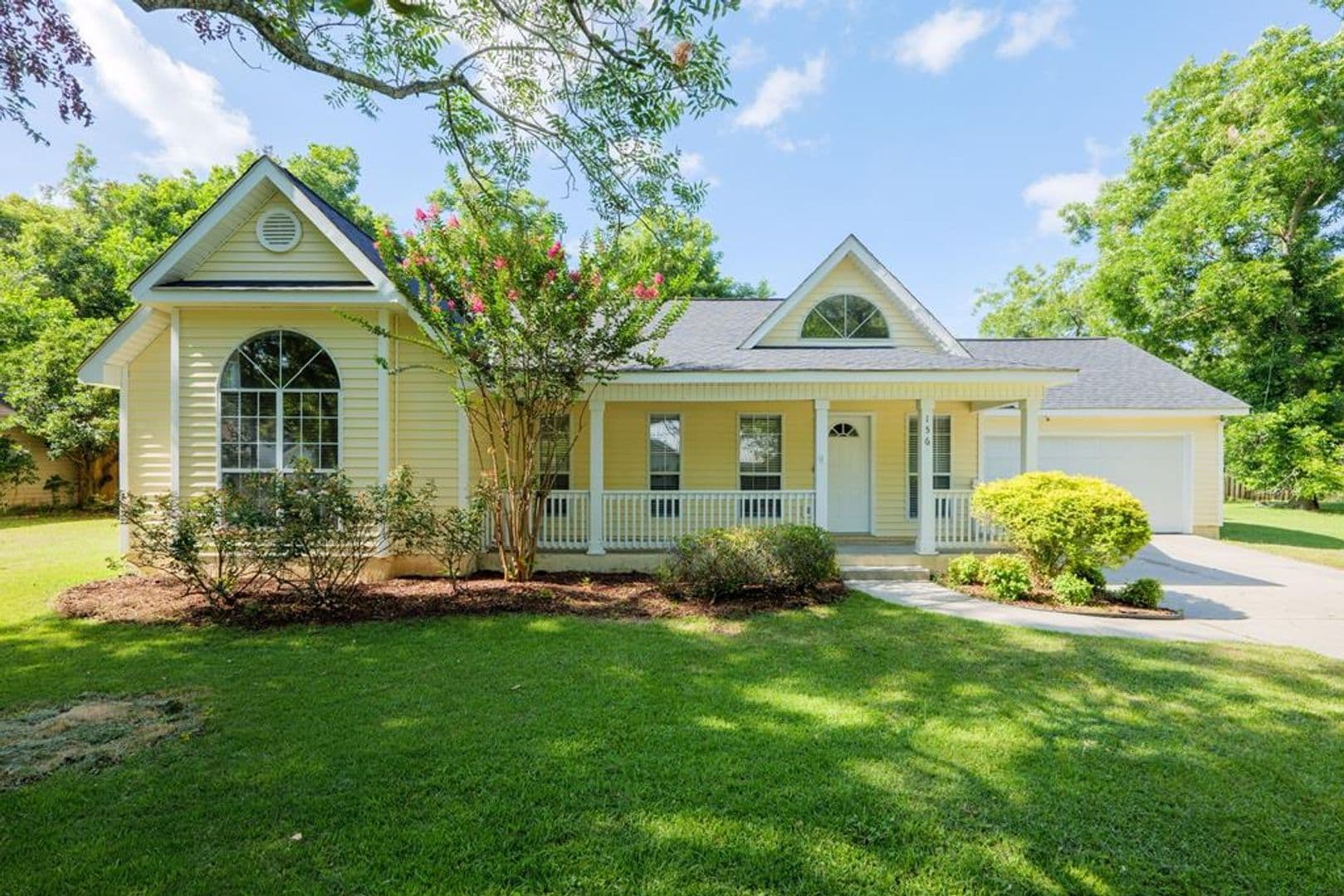 Ray City House: 156 Beaver St