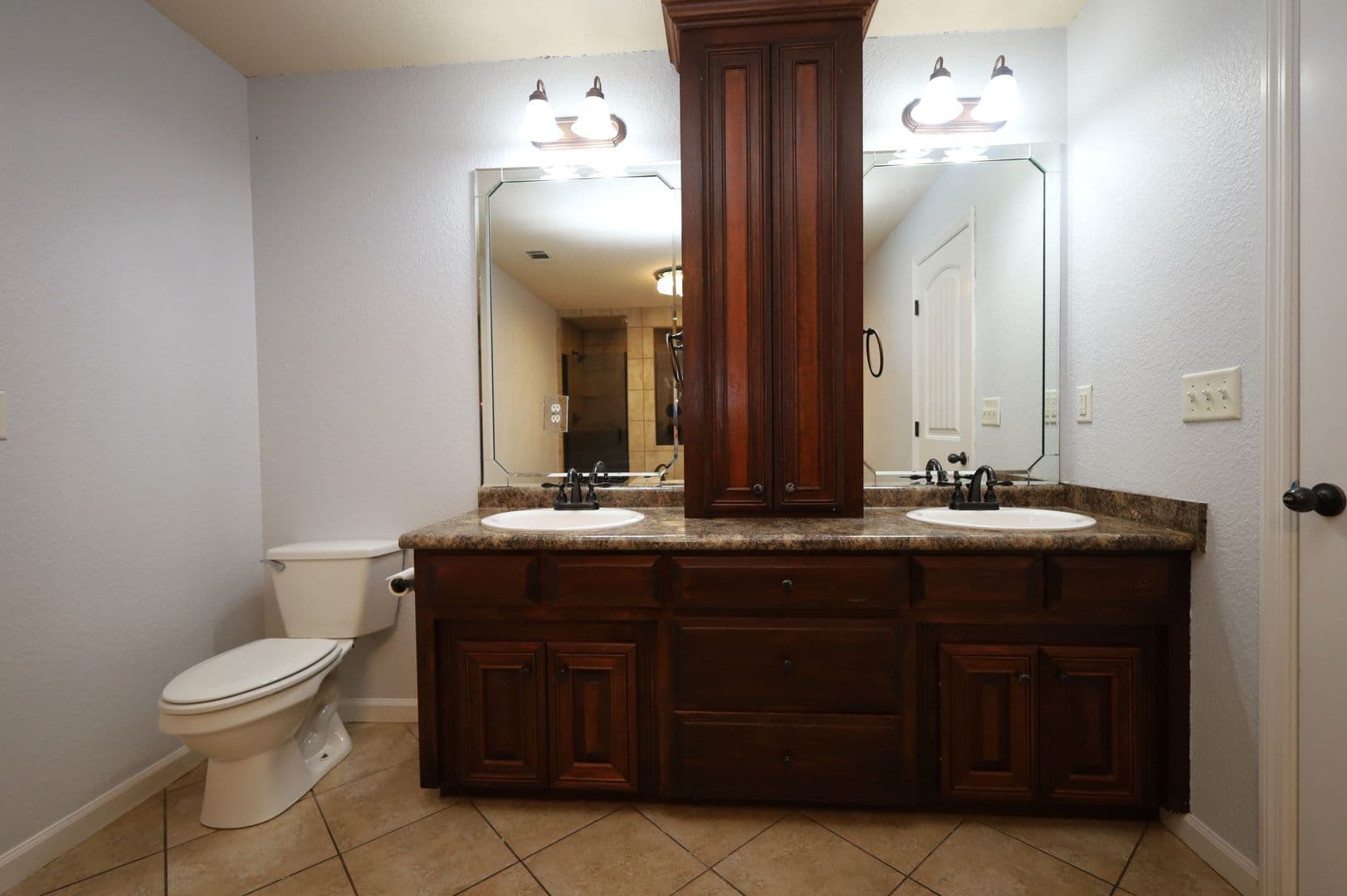 Lakeland House: 124 Mill Pond Pl