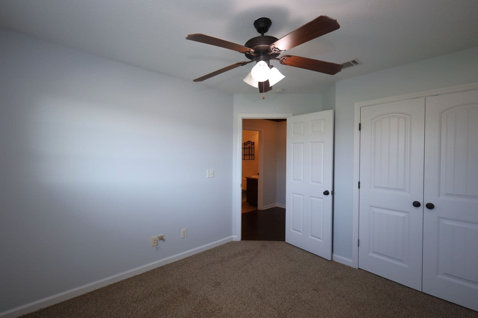 Lakeland House: 124 Mill Pond Pl