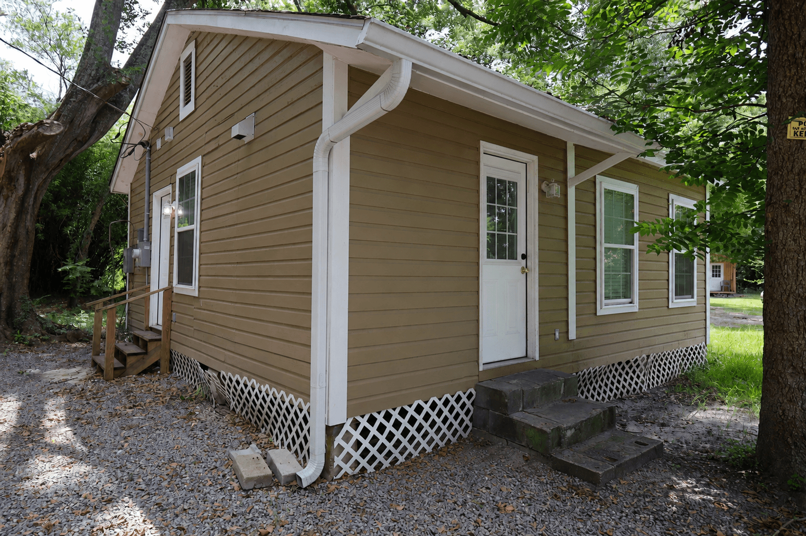 Valdosta House: 522 1/2 Green Street