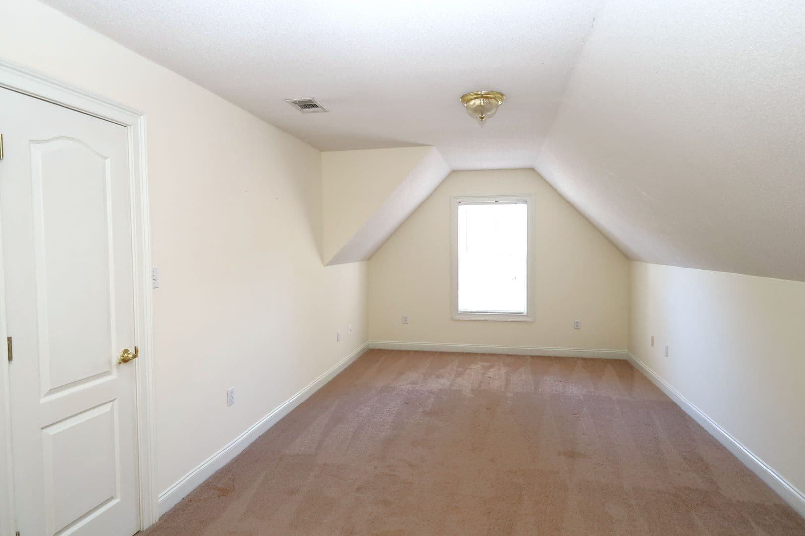 Valdosta House: 4470 Plantation Crest Road